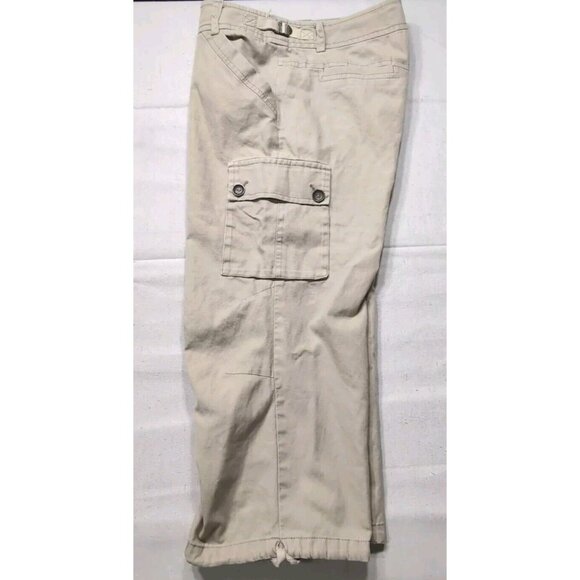Trina Turk Los Angeles Beige Cargo Capri Shorts  Side Pockets Size 4 - Picture 10 of 12